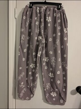 Wide Leg Floral Print Pants in Dusty Lavender